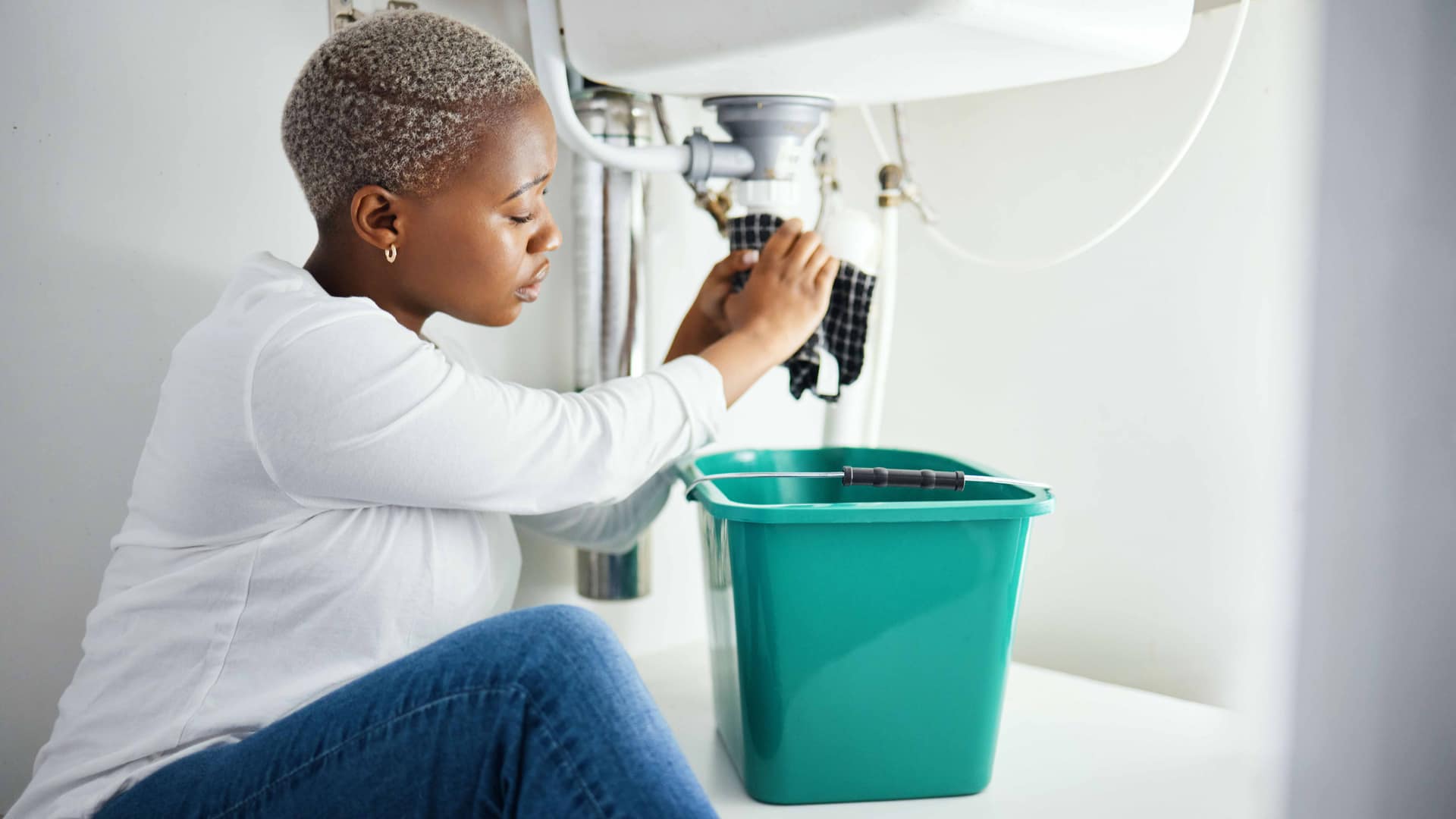 Plumber, FixIt Sipho